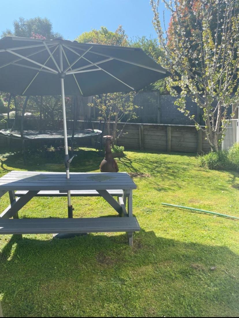 Raumati Guest House Paraparaumu Exterior foto